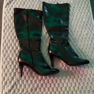 Black Mid-Calf Pointed-Toe Heeled Boots with Ankle Stud Detail